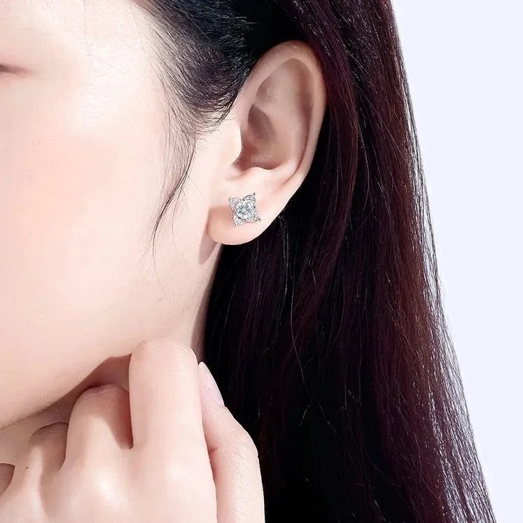 0.5 Ct Round Diamond Flower Stud Earrings