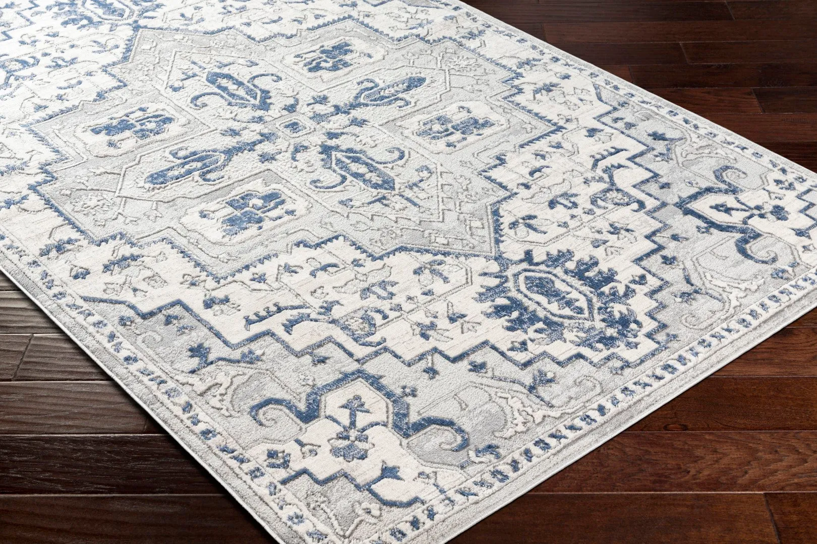 Alamo Machine Woven Rug - Luxurious Updated Traditional Design for Elegance in Any Room