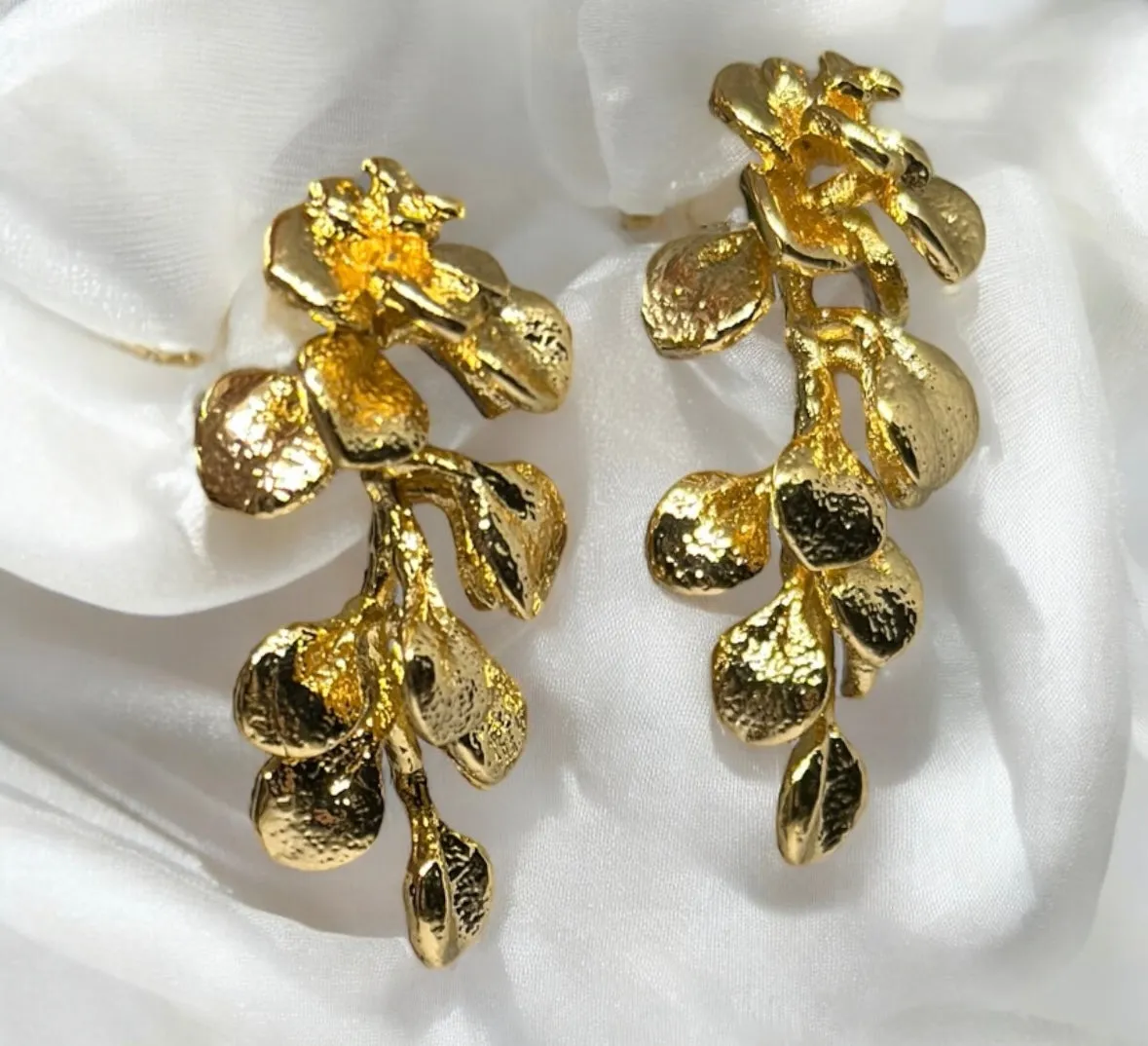 Floral - Fallen leaf Flower Gold statement earrings | dangly drop earrings | floral geometric earrings | Korean earrings