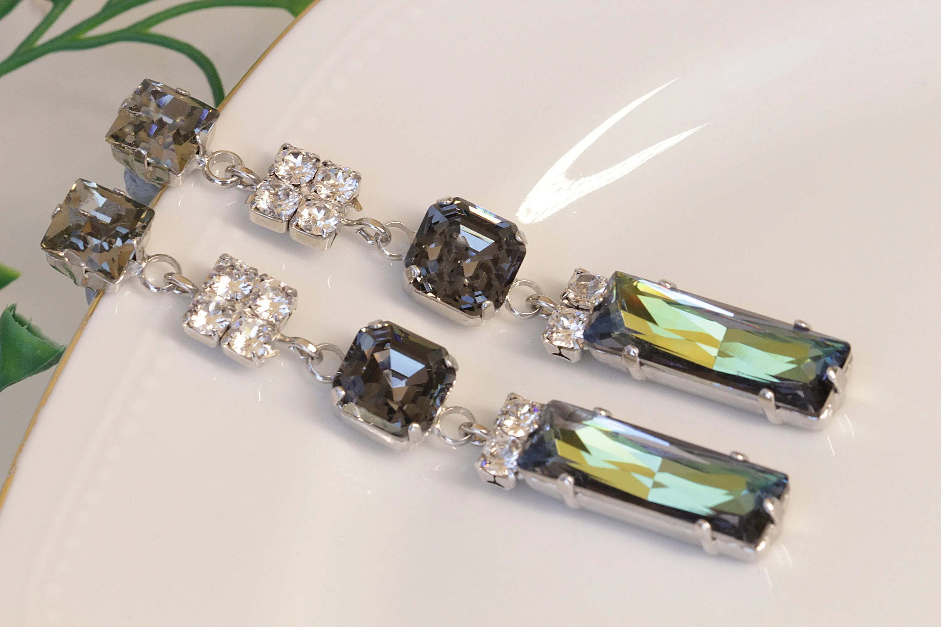 GRAY LONG EARRINGS