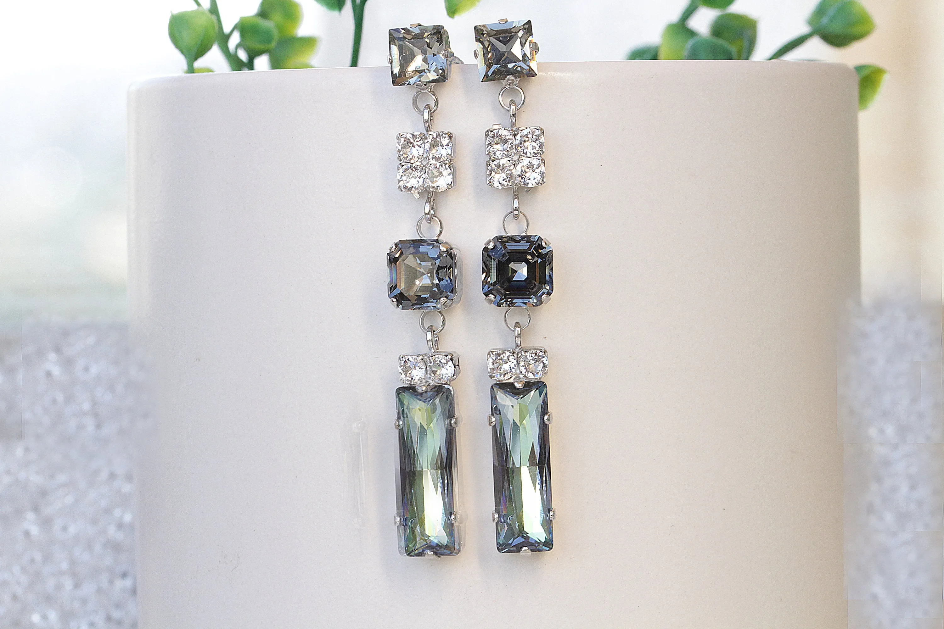GRAY LONG EARRINGS