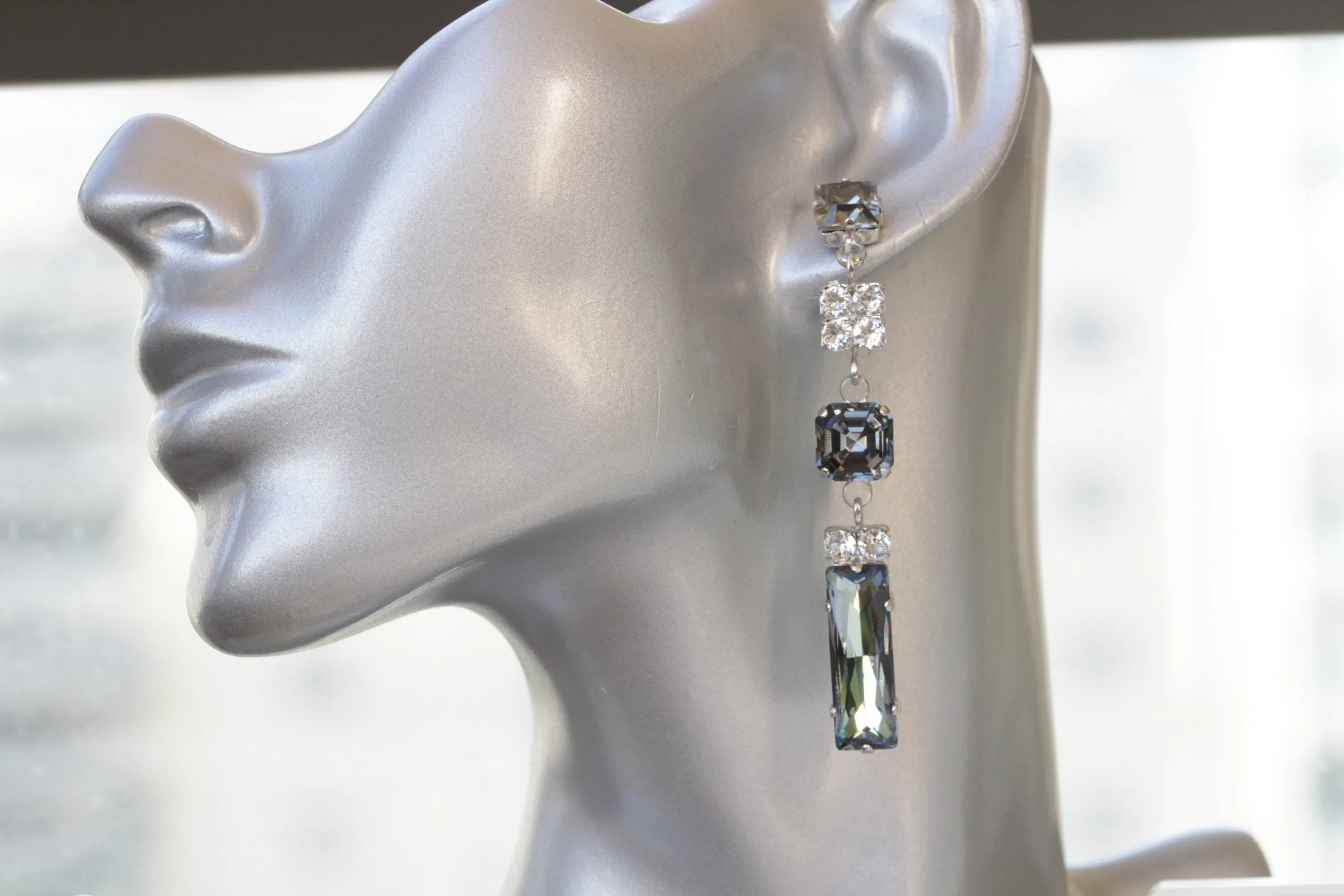 GRAY LONG EARRINGS