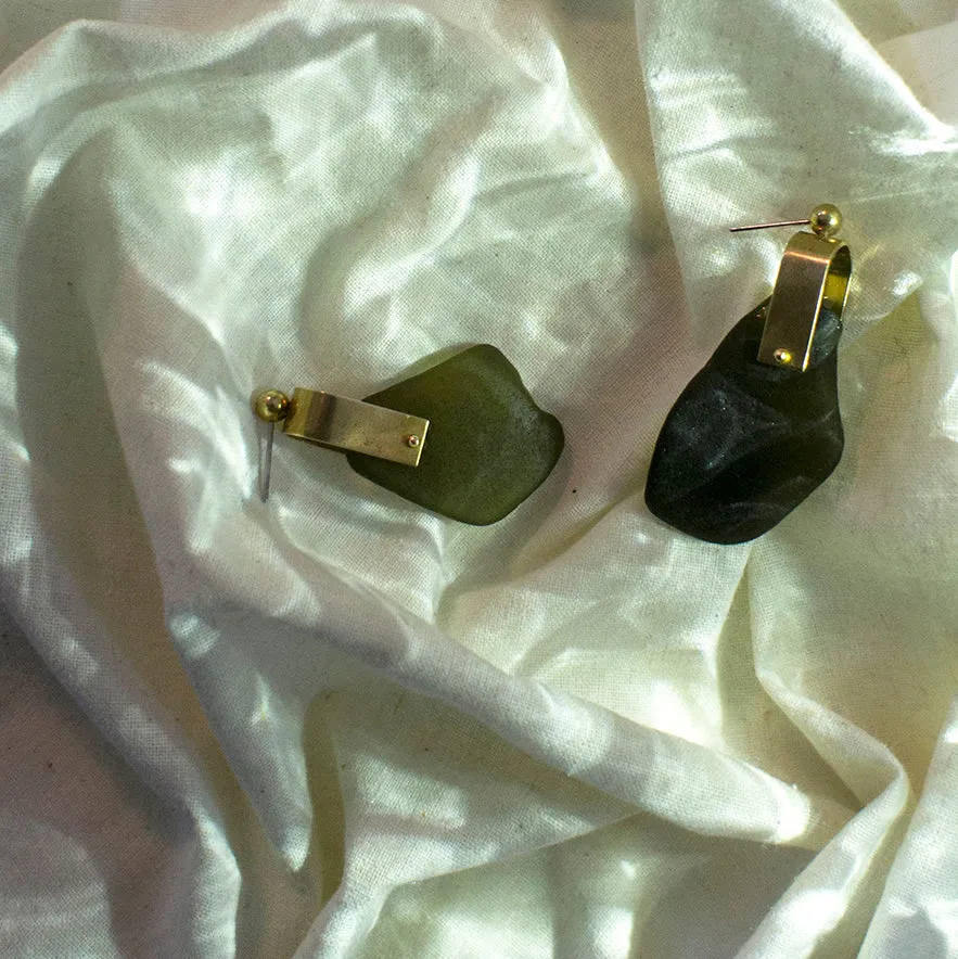 REFRACTION EARRINGS [ BOTTLE GREEN, LARGE  ]