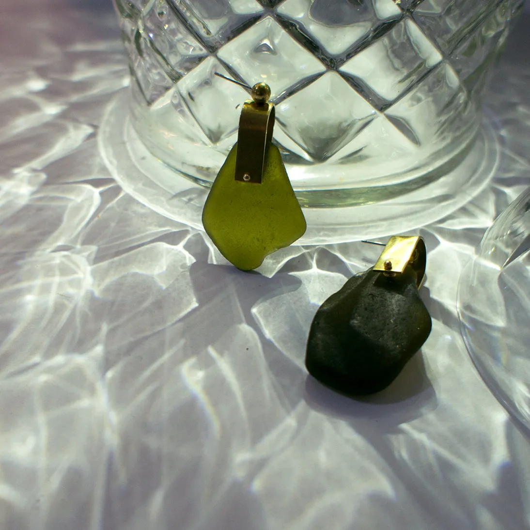 REFRACTION EARRINGS [ BOTTLE GREEN, LARGE  ]