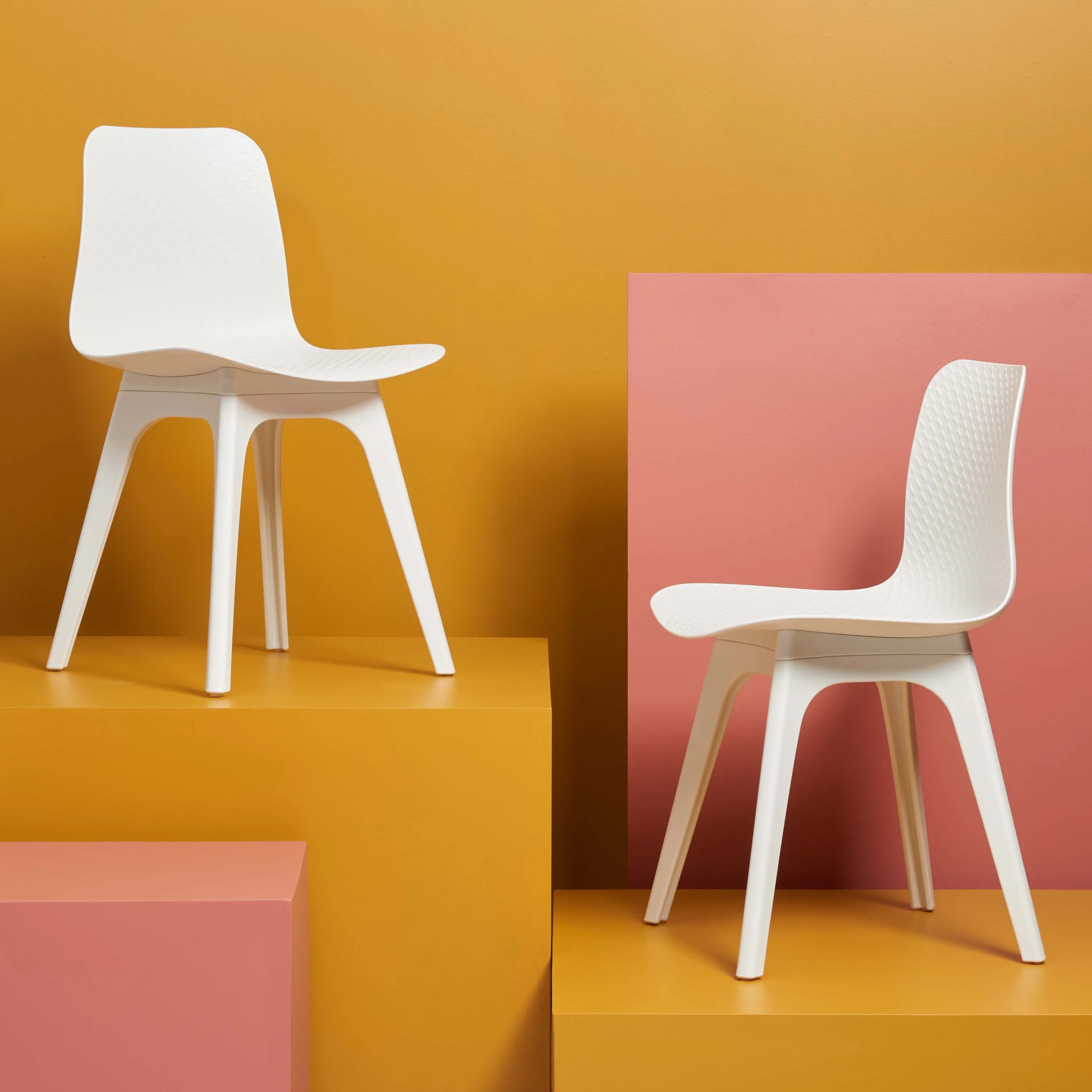 Safavieh Couture Damiano Molded Plastic Dining Chair, SFV6901
