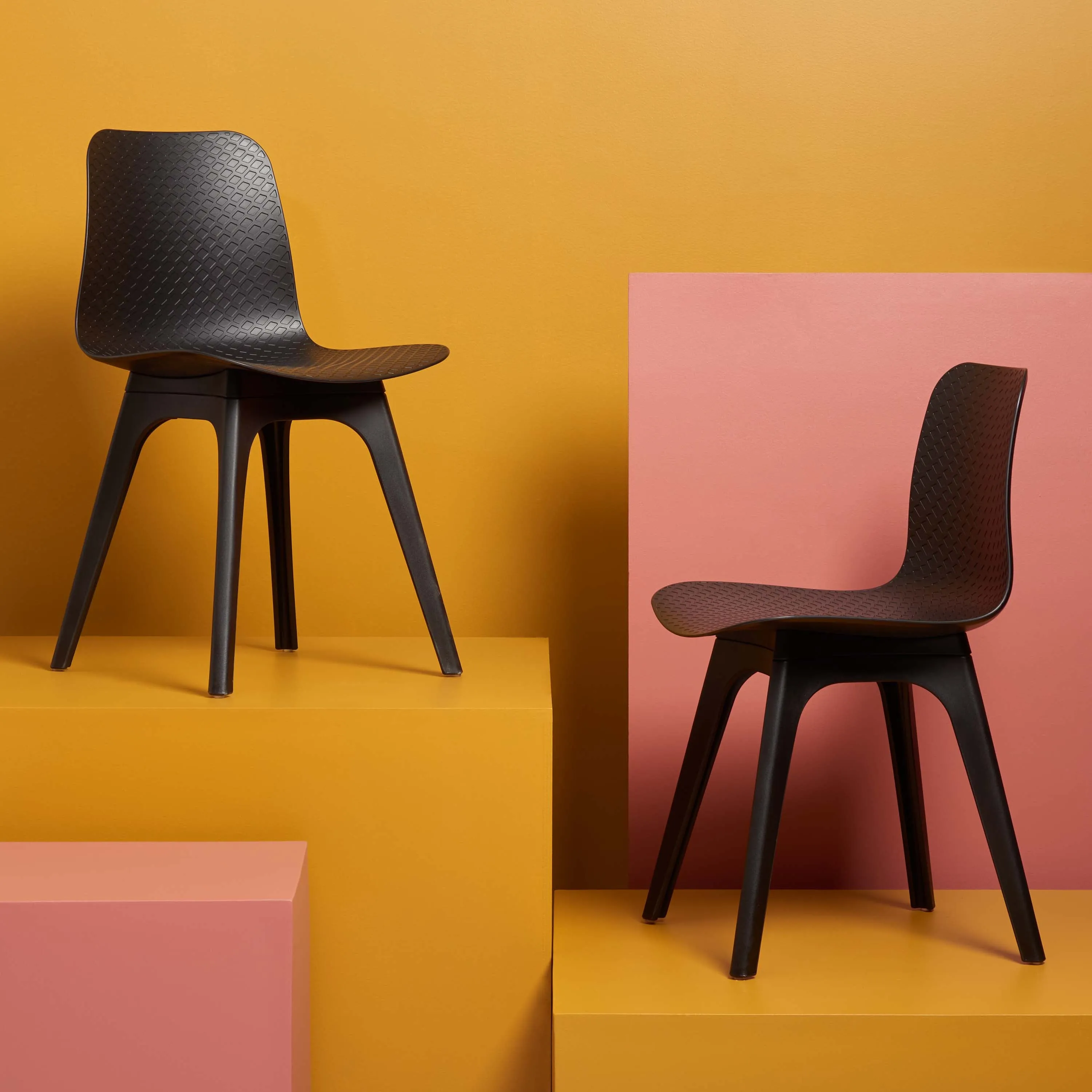 Safavieh Couture Damiano Molded Plastic Dining Chair, SFV6901