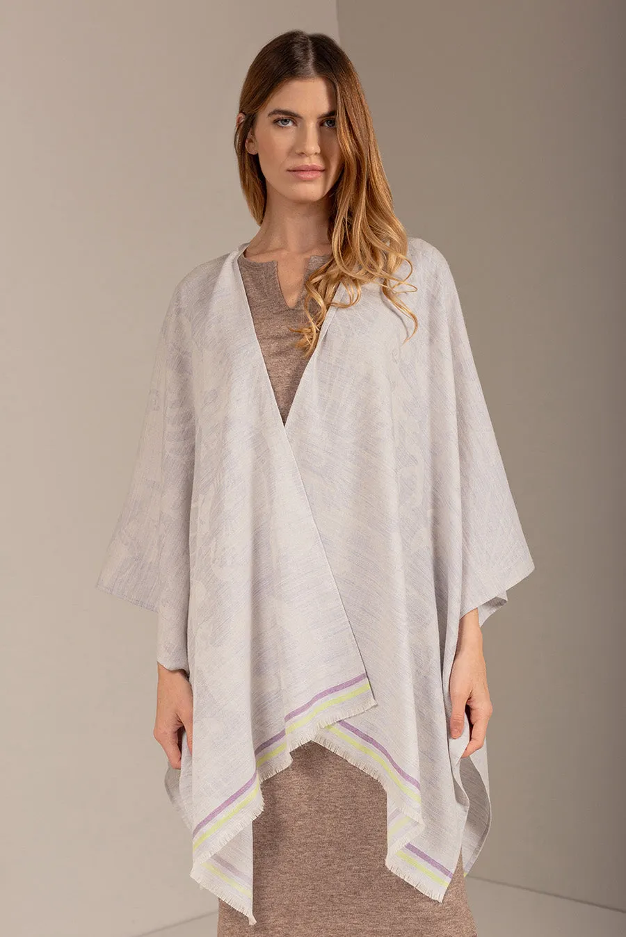 Uv Cape Baby Alpaca Color Blue Claro