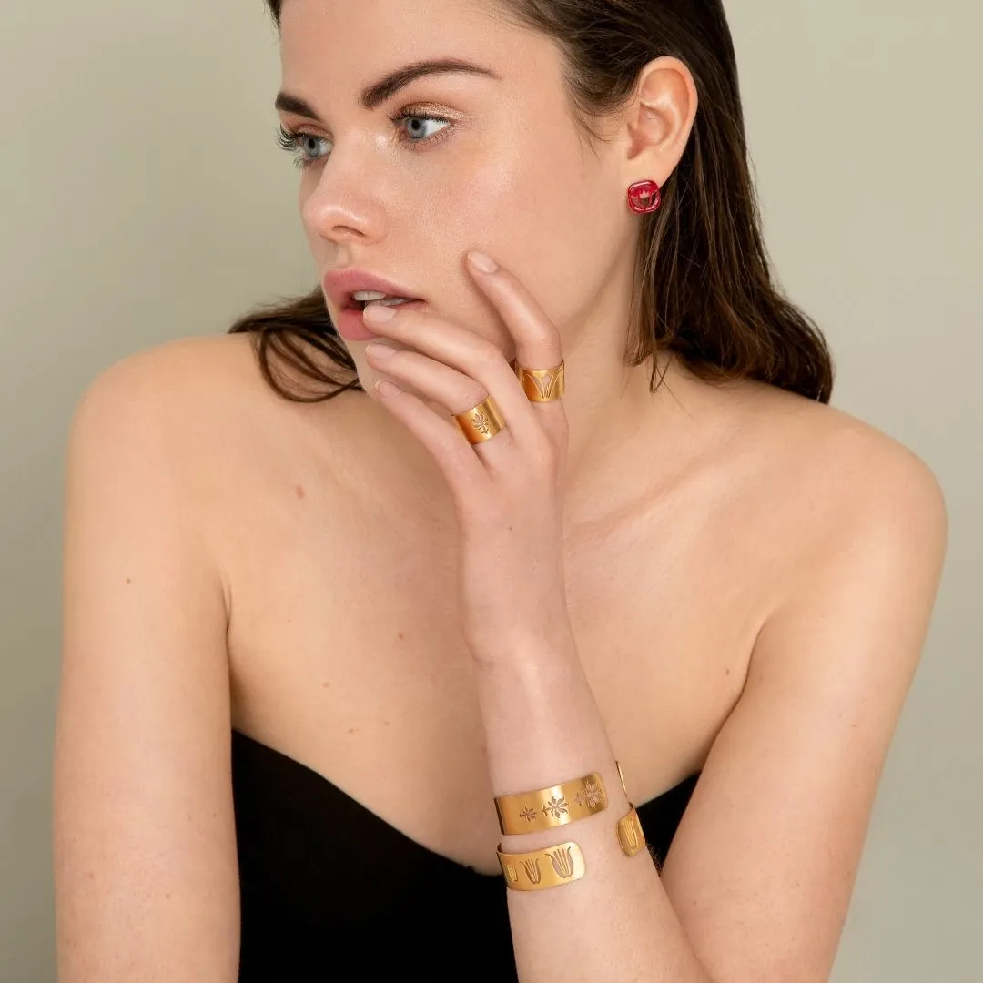 Waterlily - stud earrings with enamel - red