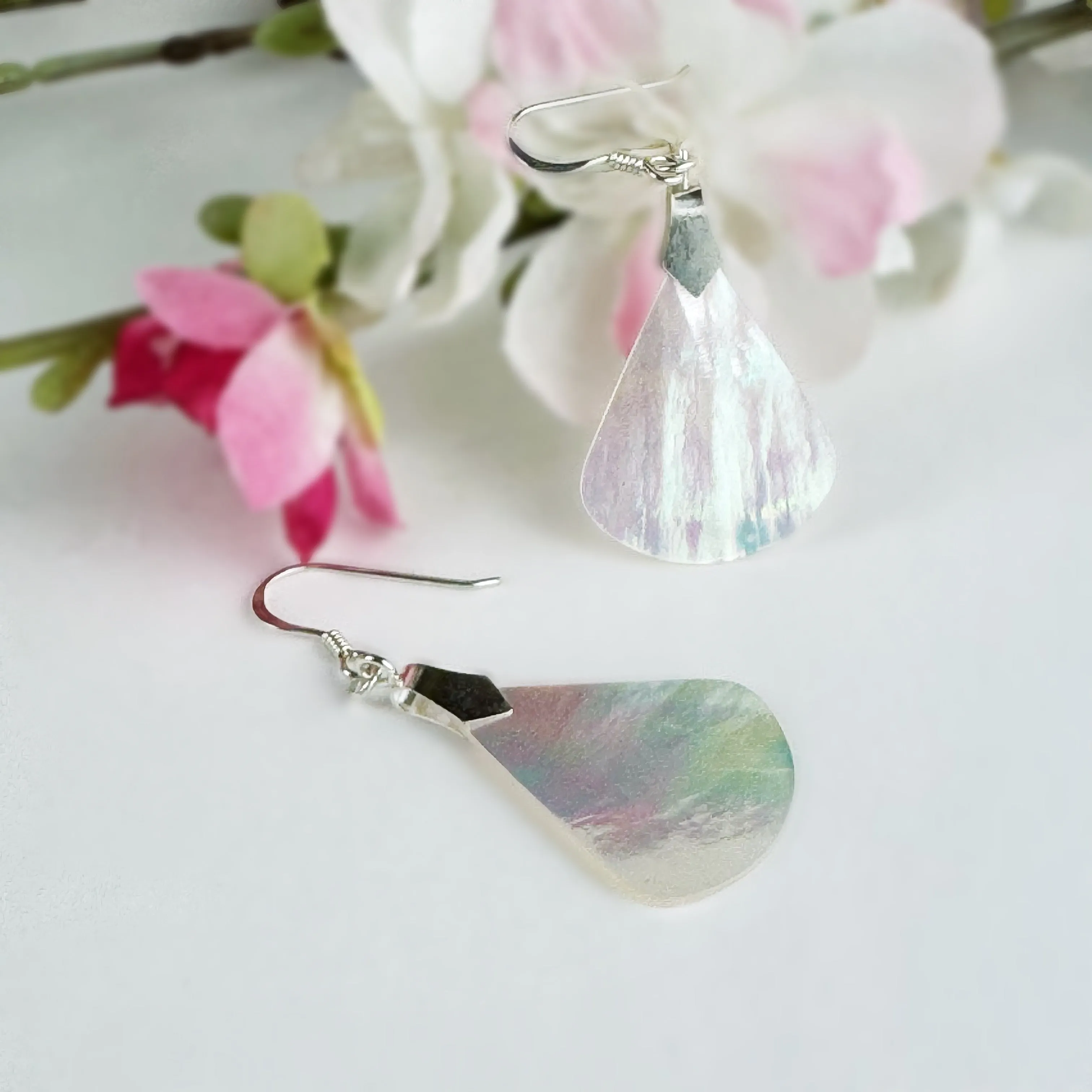 White Petal Earrings - VE313