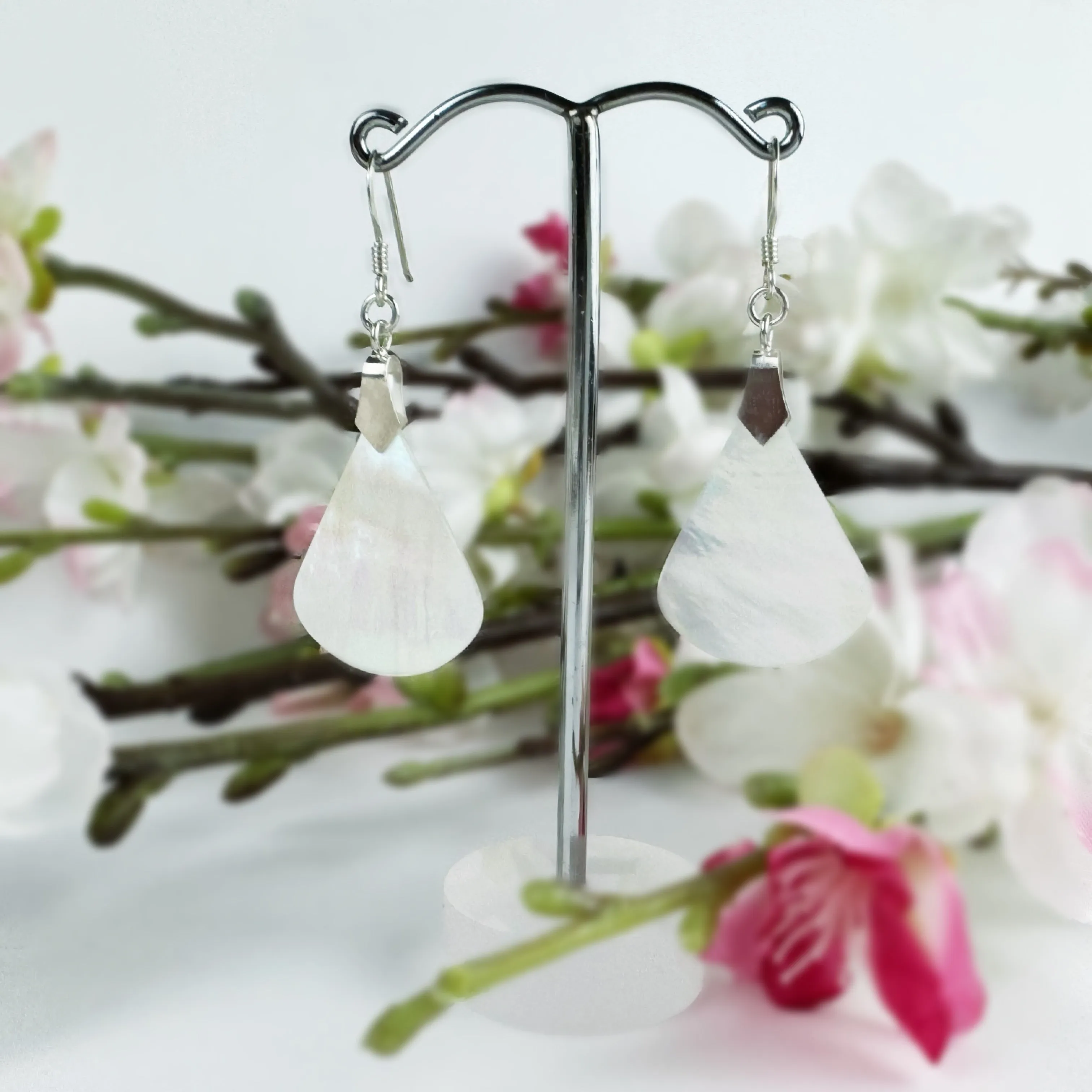 White Petal Earrings - VE313